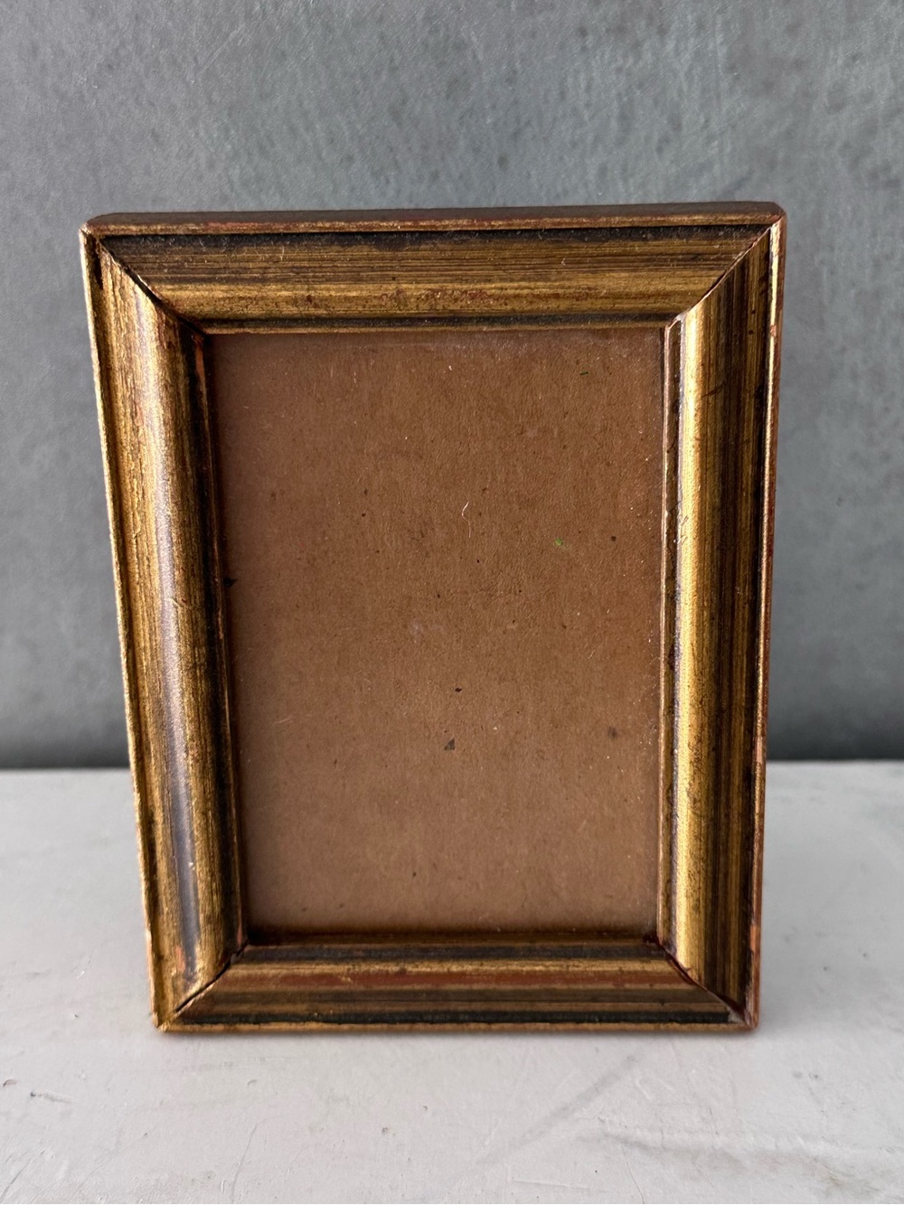 VINTAGE MINI WOOD GOLD PICTURE FRAME, 2.5x3.5 Photo